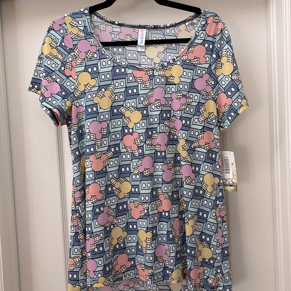 DISNEY LULAROE CLASSIC T MEDIUM